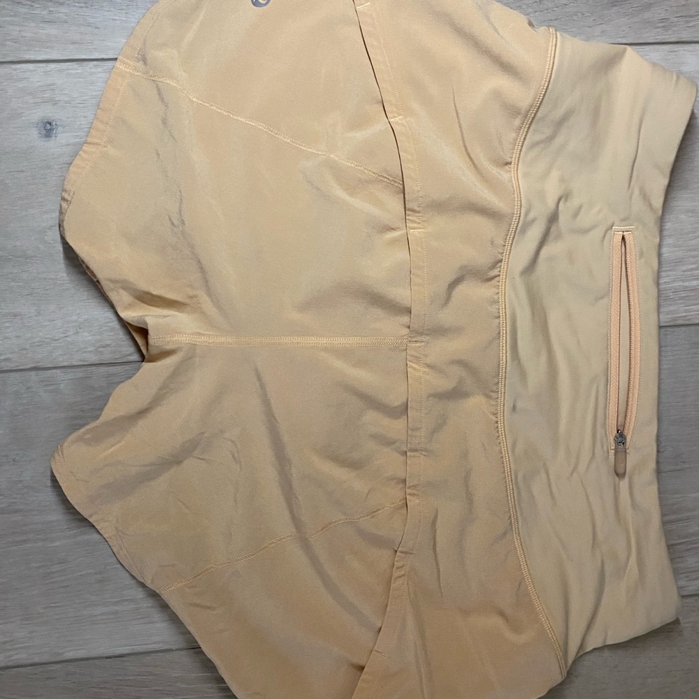 SOLD- Lululemon Speed Up High Rise Athletic Shorts 4"